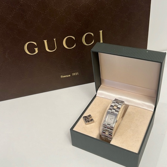Gucci Accessories - GUCCI ladies WATCH comes with extra link 2305L